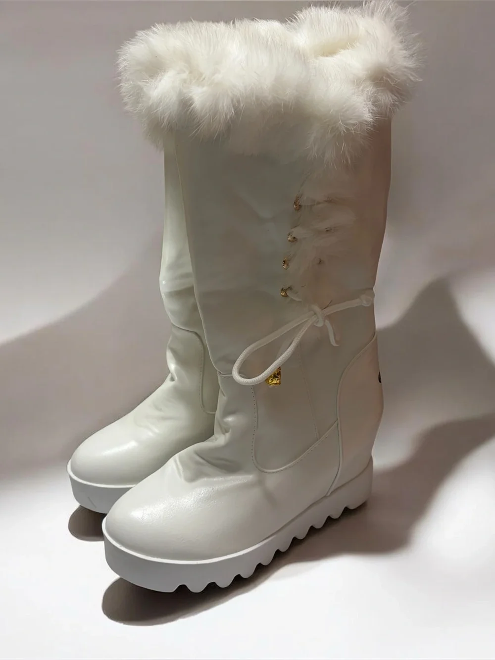 Amazon chic white